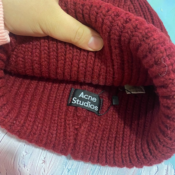 Unisex Acne Studios Burgundy Smiley Face Knit Hat - Picture 4 of 10